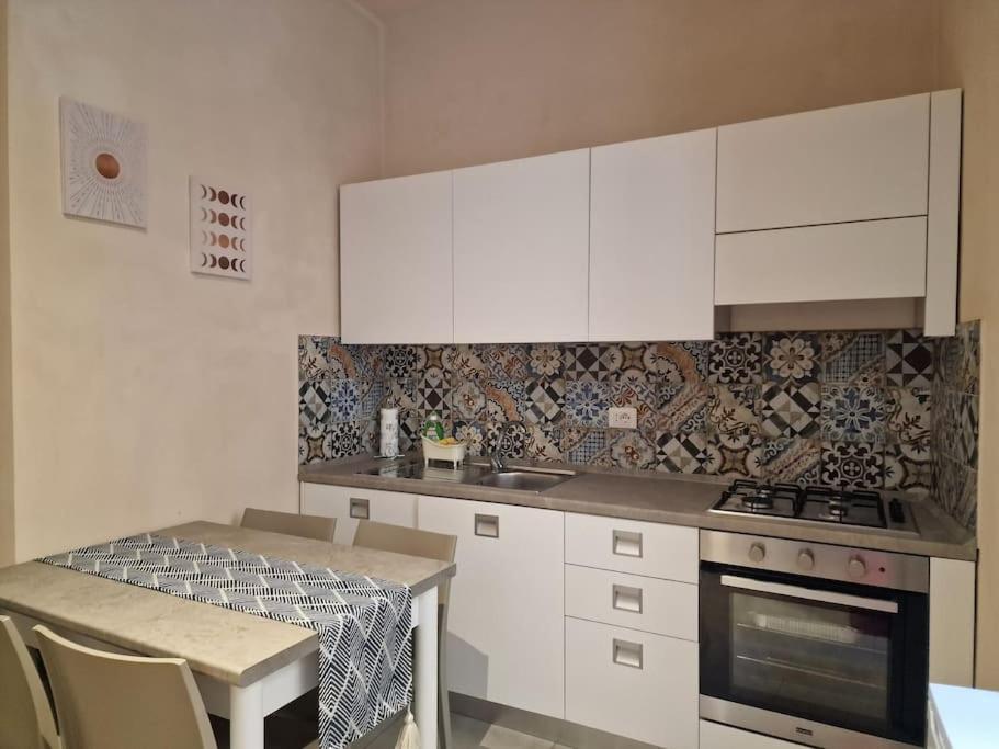 Charming Apartment In Center شيكلي المظهر الخارجي الصورة
